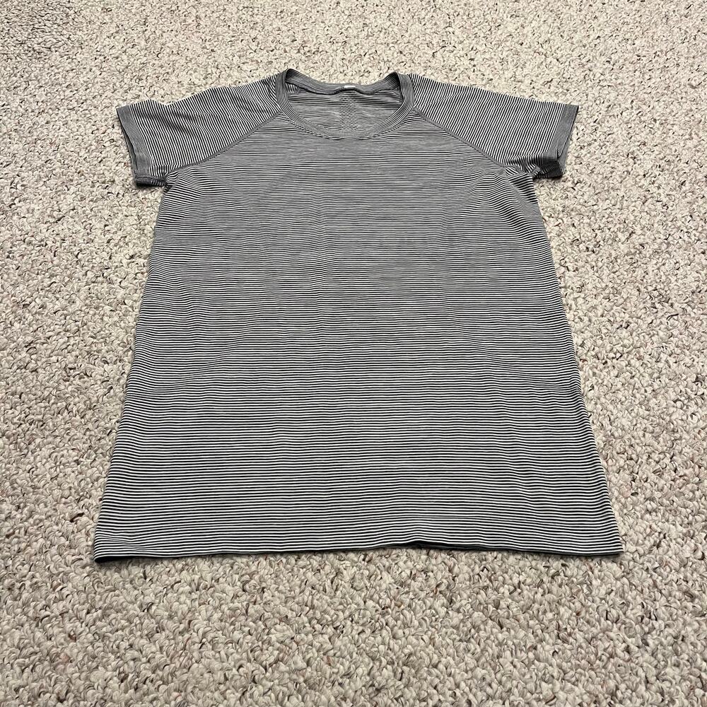 Lululemon Swiftly Tech Short Sleeve Tee 12 Gray Stripe Athleisure Running Gym